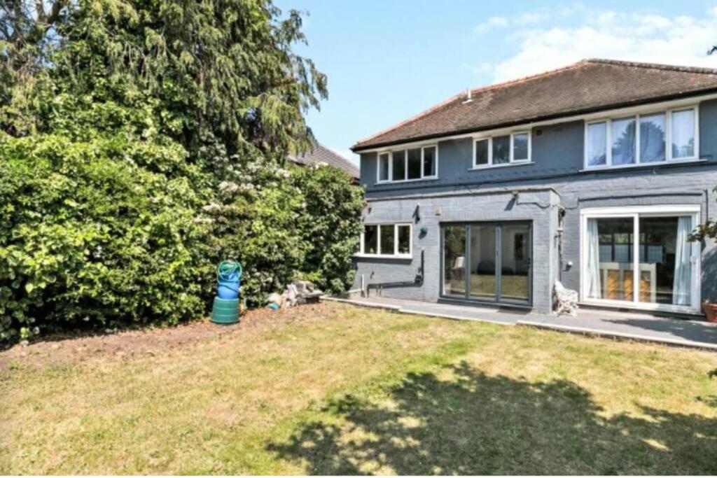 Large Family Home Near Richmond Park New Malden Exteriör bild