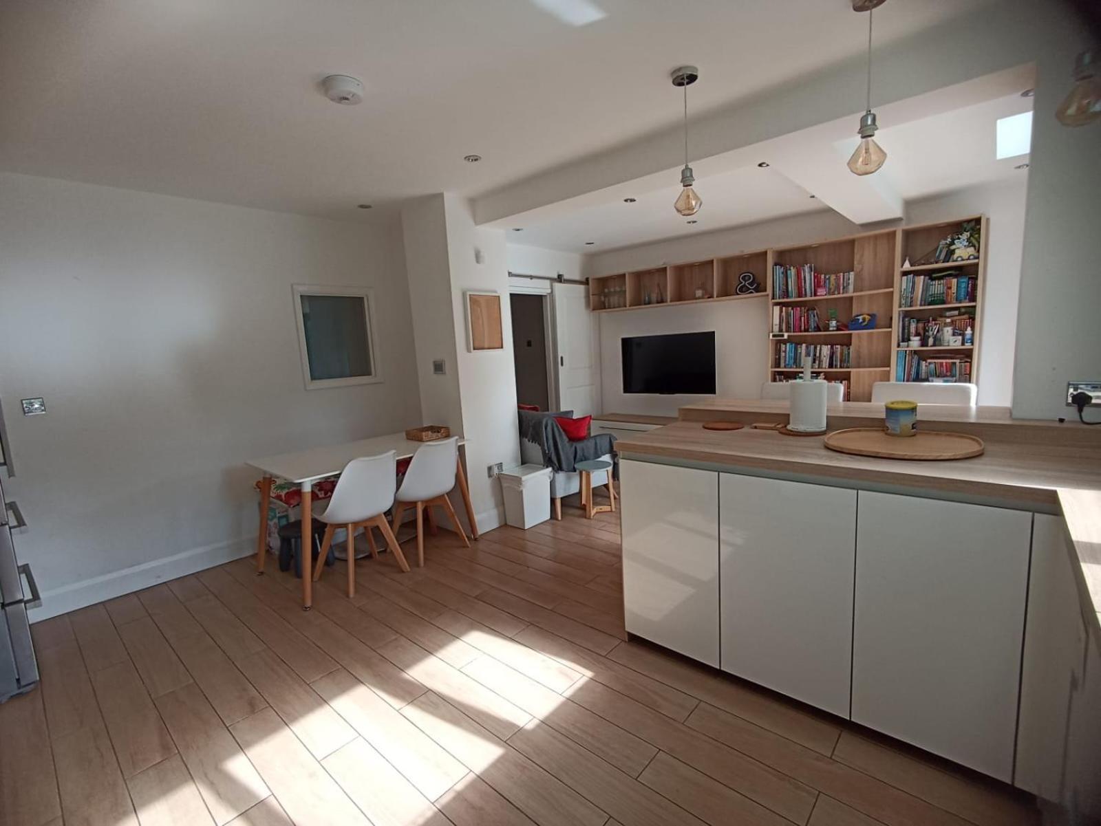 Large Family Home Near Richmond Park New Malden Exteriör bild