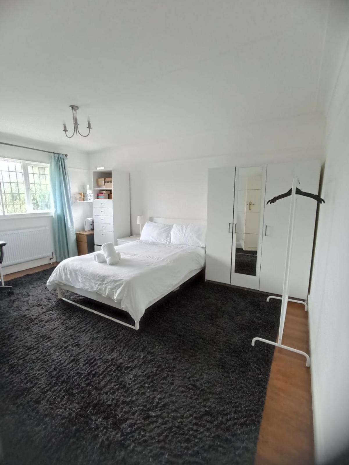Large Family Home Near Richmond Park New Malden Exteriör bild
