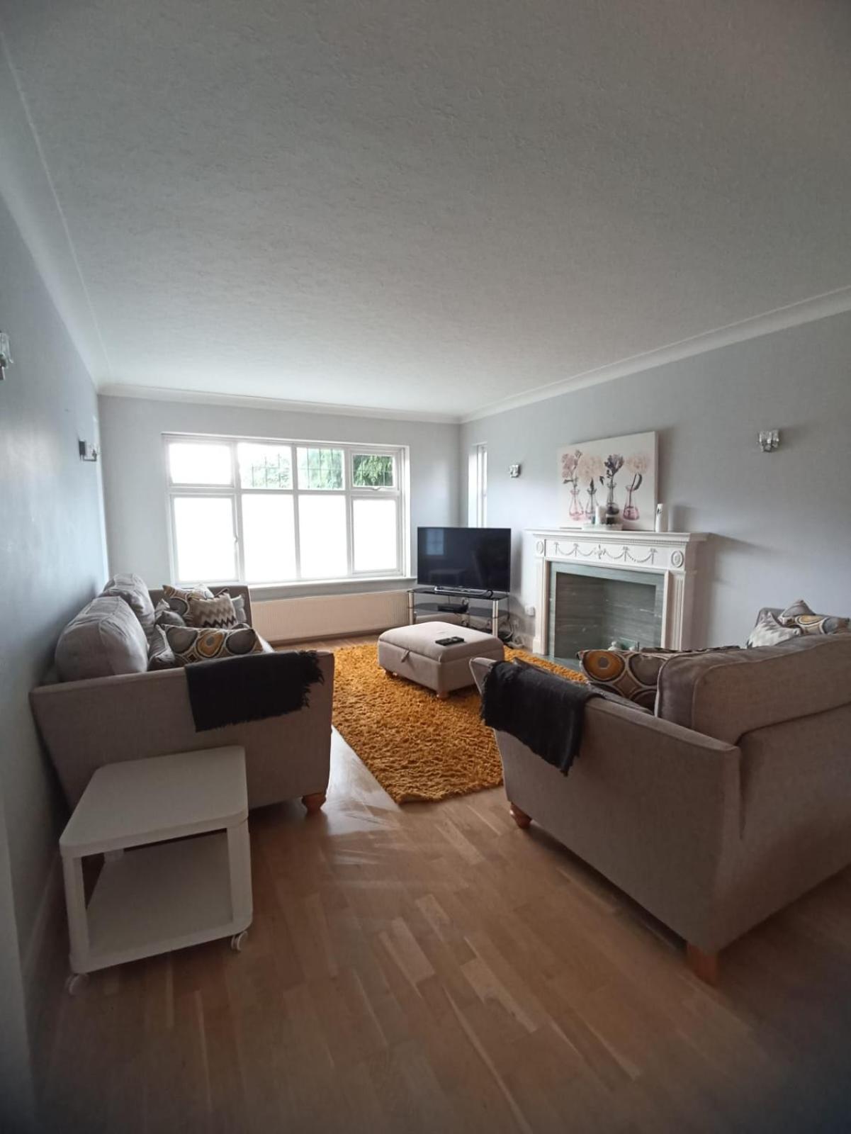 Large Family Home Near Richmond Park New Malden Exteriör bild