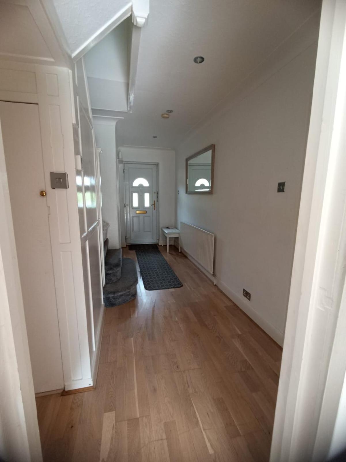 Large Family Home Near Richmond Park New Malden Exteriör bild